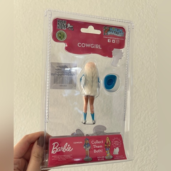 World’s Smallest Barbie Cowgirl Doll, Collectable- NWT - Picture 6 of 8